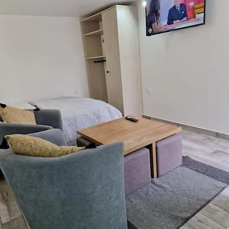 Studioneuf Equipe Cdg/parc Expo/ Paris * Aulnay-sous-Bois